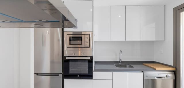 2 Zimmer Apartment zu verkaufen in Villamartin, Orihuela mit Pool - 289.000 € (Ref: 9765288)