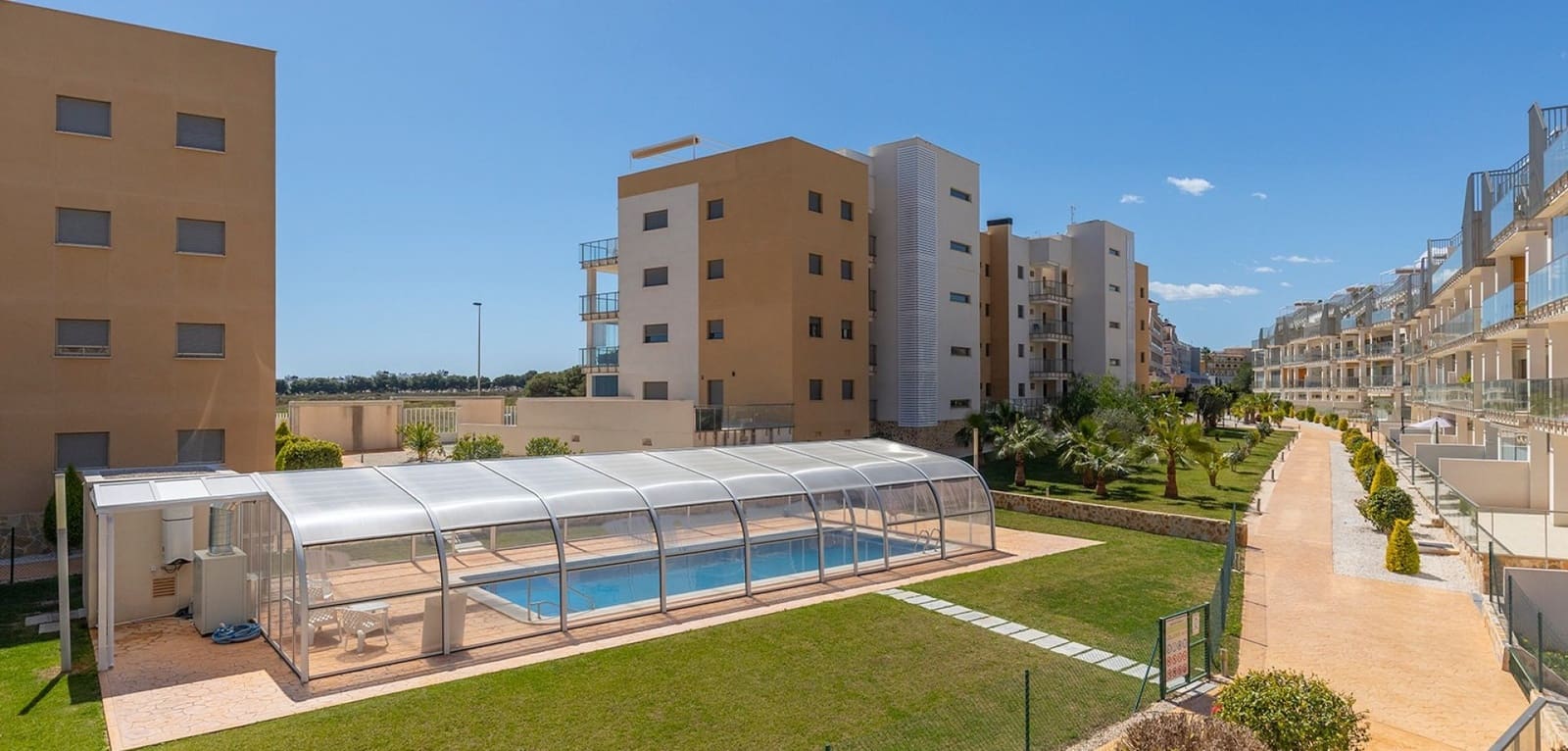 2 Zimmer Apartment zu verkaufen in Villamartin mit Pool - 289.000 € (Ref: 9765288)
