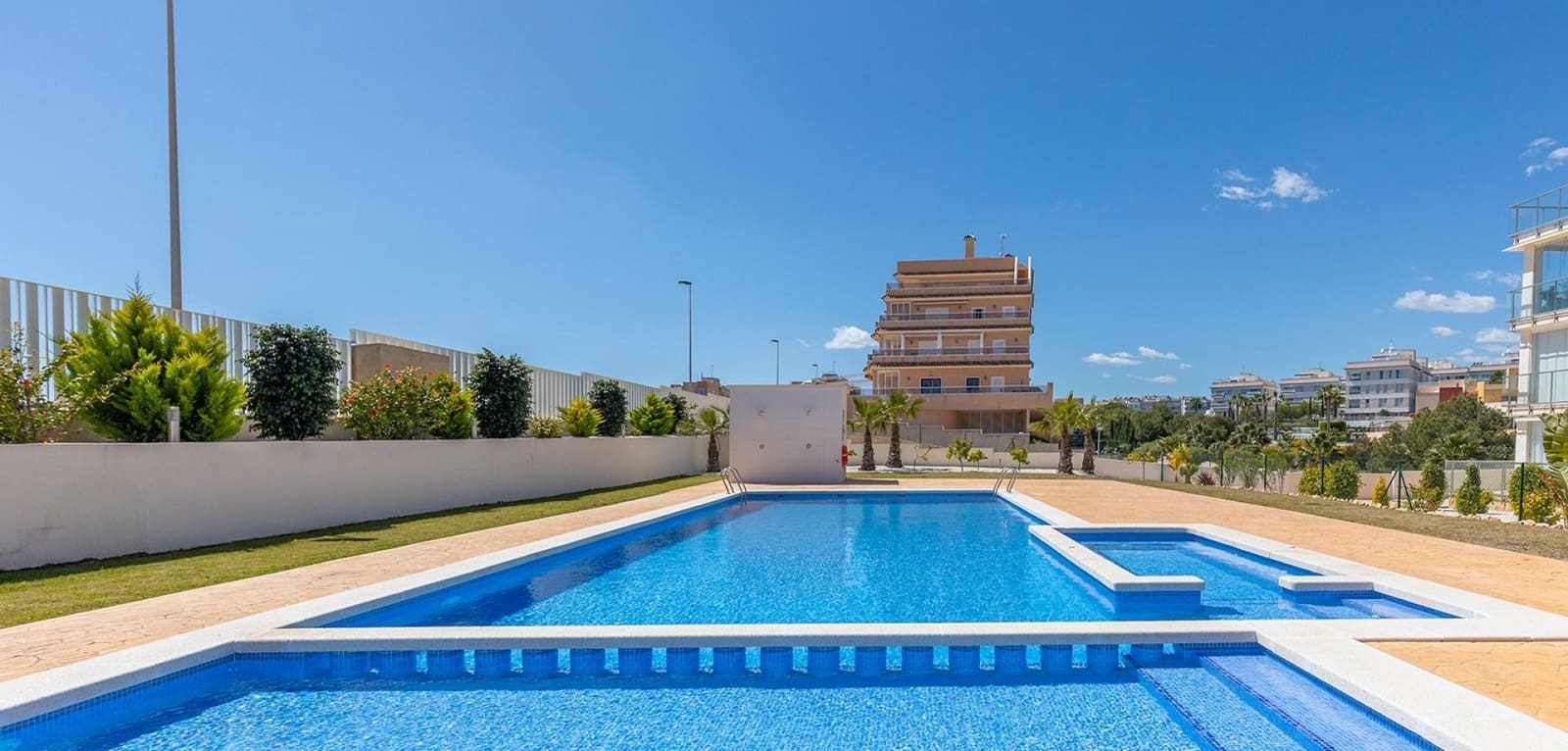2 Zimmer Apartment zu verkaufen in Villamartin mit Pool - 289.000 € (Ref: 9765288)