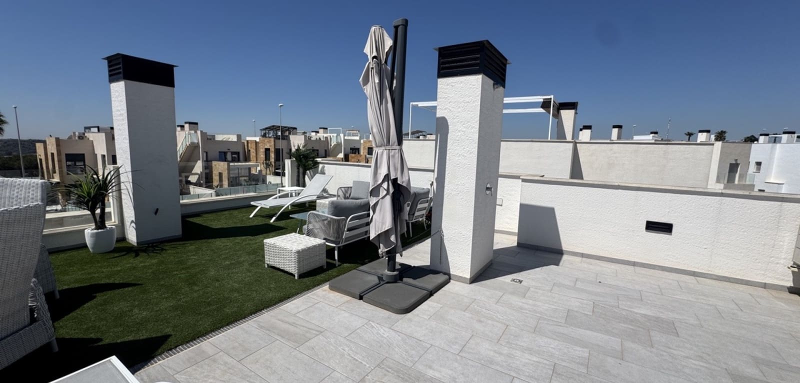 4 quarto Moradia para venda em Orihuela Costa com piscina - 649 000 € (Ref: 9776923)