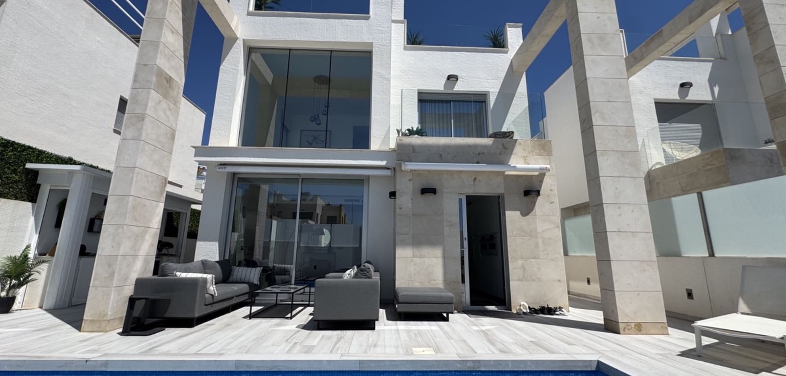 4 quarto Moradia para venda em Orihuela Costa com piscina - 649 000 € (Ref: 9776923)