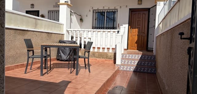 2 makuuhuone Omakotitalo myytävänä paikassa Punta Prima, Orihuela mukana uima-altaan - 179 950 € (Ref: 9776924)