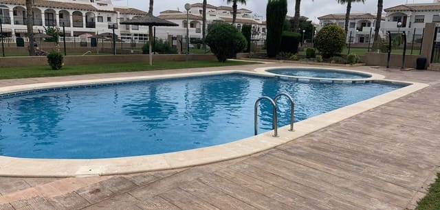 2 makuuhuone Omakotitalo myytävänä paikassa Punta Prima, Orihuela mukana uima-altaan - 179 950 € (Ref: 9776924)