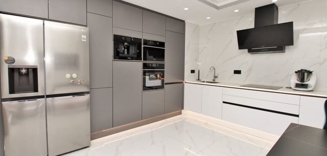 3 soverom Leilighet til salgs i Torrevieja - € 240 000 (Ref: 9779980)