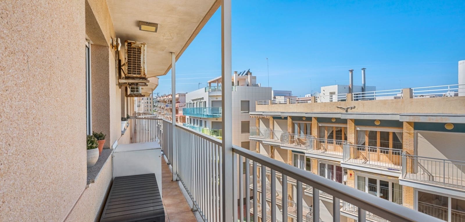 Apartamento de 2 habitaciones en Guardamar del Segura en venta - 298.000 € (Ref: 9784307)