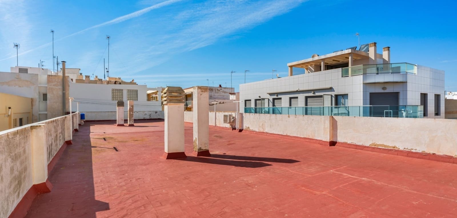 Apartamento de 2 habitaciones en Guardamar del Segura en venta - 298.000 € (Ref: 9784307)