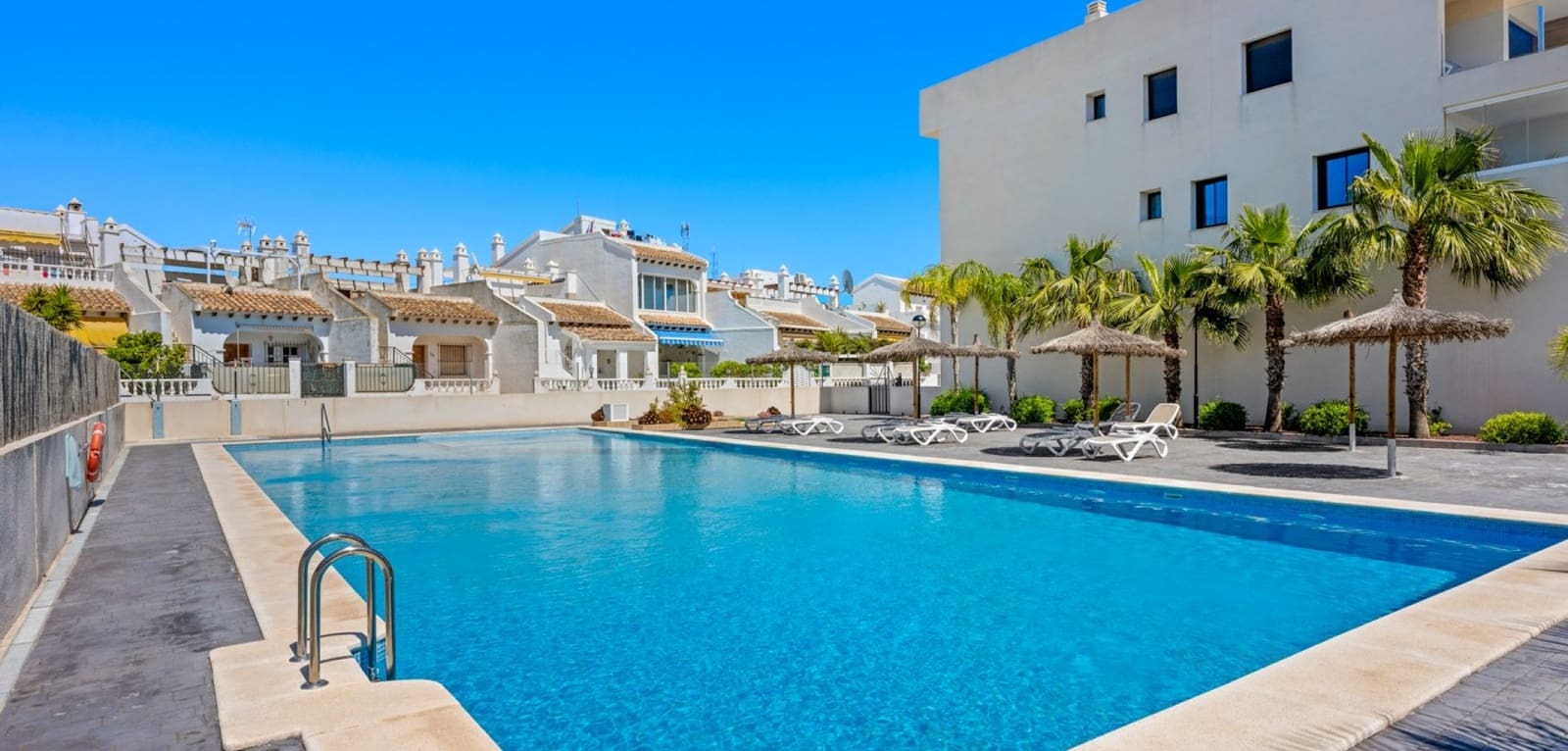 2 bedroom Apartment for sale in Campoamor with pool - € 349,000 (Ref: 9784310)