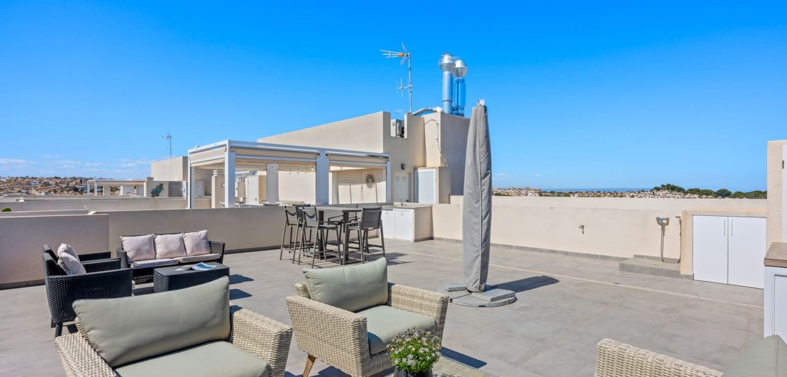 2 bedroom Apartment for sale in Campoamor with pool - € 349,000 (Ref: 9784310)