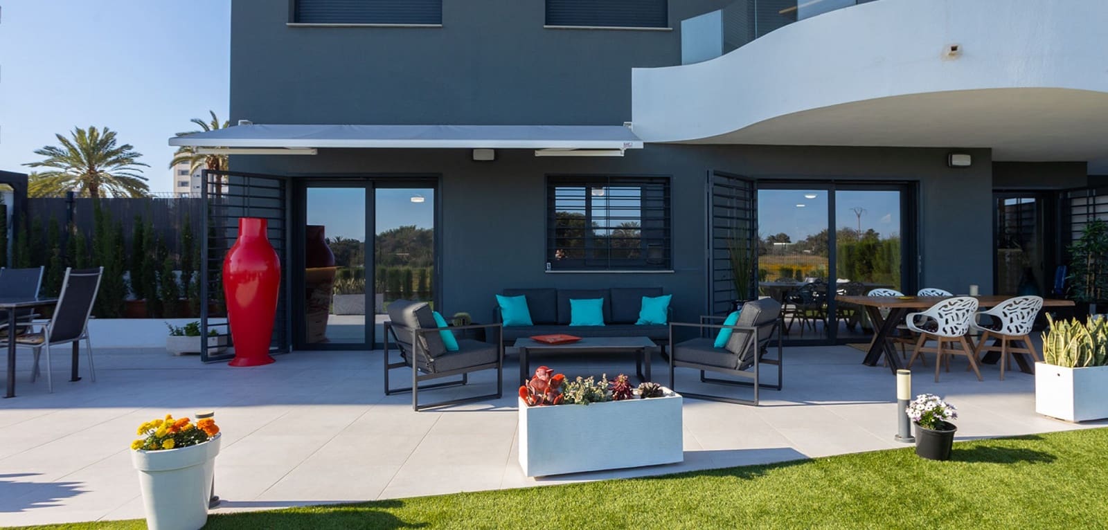 2 slaapkamer Appartement te koop in Punta Prima - € 519.000 (Ref: 9788783)