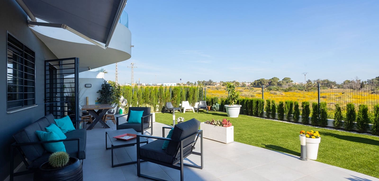 2 slaapkamer Appartement te koop in Punta Prima - € 519.000 (Ref: 9788783)