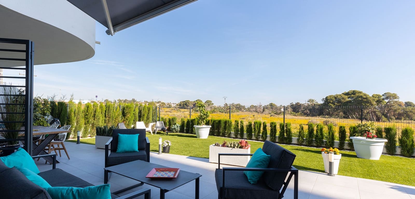 2 slaapkamer Appartement te koop in Punta Prima - € 519.000 (Ref: 9788783)