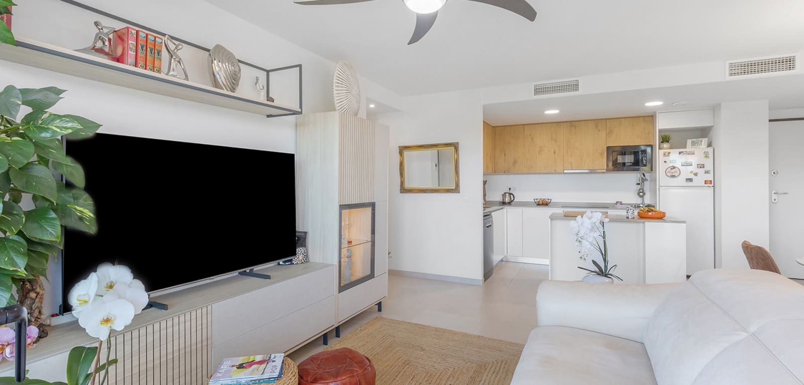 2 slaapkamer Appartement te koop in Punta Prima - € 519.000 (Ref: 9788783)