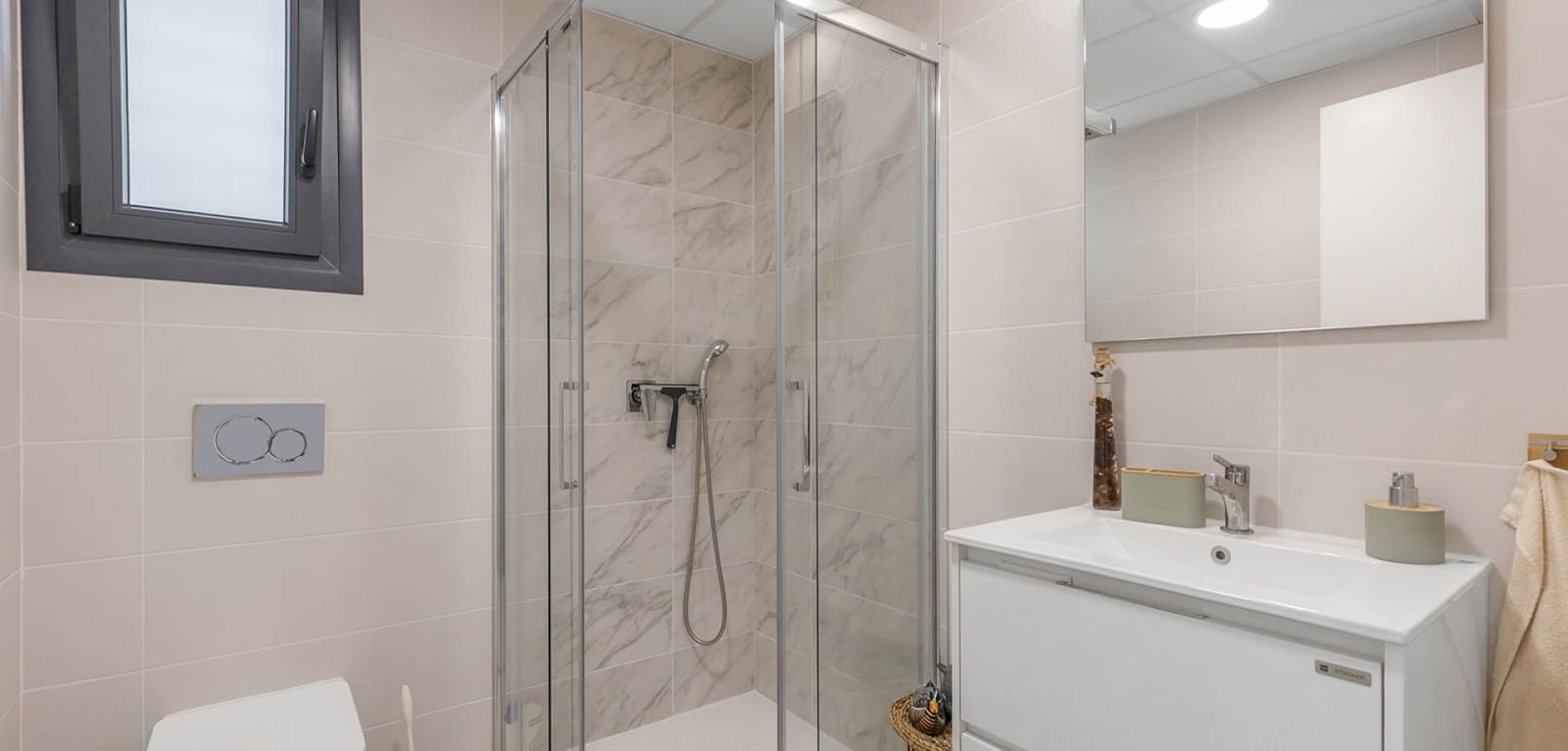 2 slaapkamer Appartement te koop in Punta Prima - € 519.000 (Ref: 9788783)