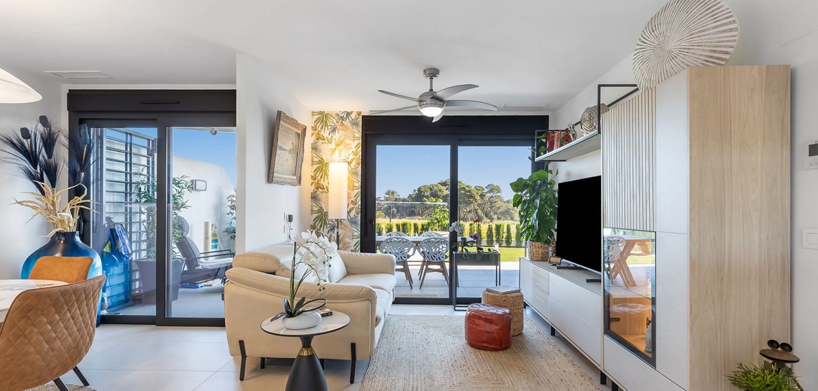 2 slaapkamer Appartement te koop in Punta Prima - € 519.000 (Ref: 9788783)