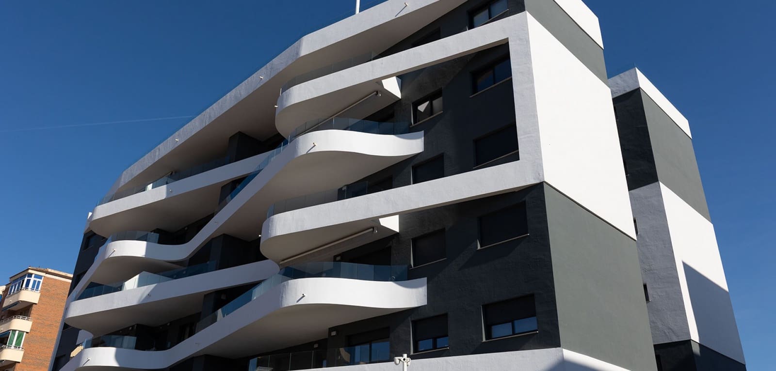 2 slaapkamer Appartement te koop in Punta Prima - € 519.000 (Ref: 9788783)