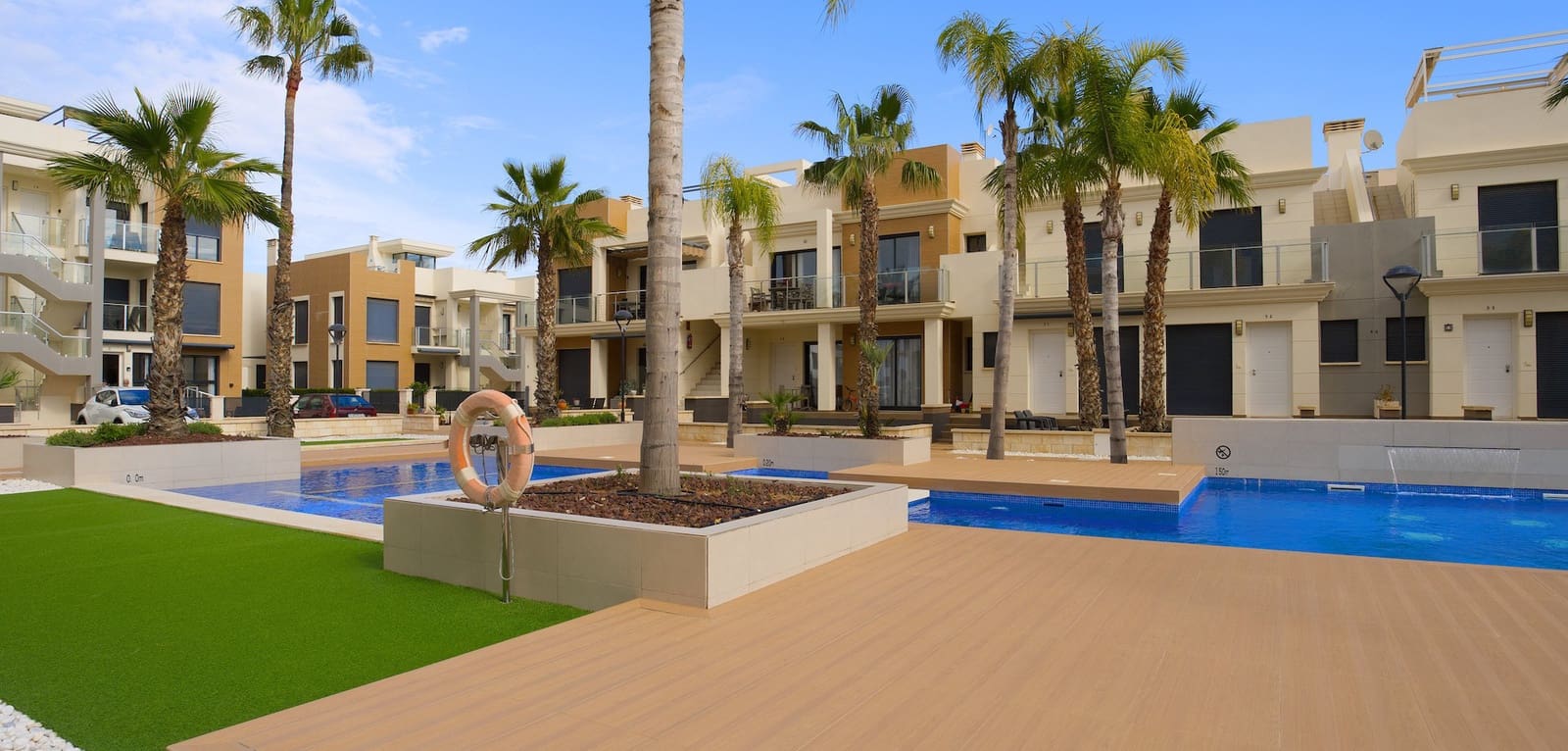 3 sovrum Hus till salu i La Zenia med pool - 590 000 € (Ref: 9788785)