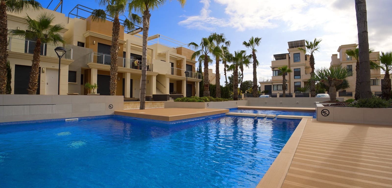 3 sovrum Hus till salu i La Zenia med pool - 590 000 € (Ref: 9788785)