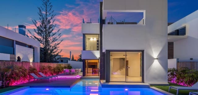 3 camera da letto Villa in vendita in El Chaparral - La Siesta - La Torreta, Torrevieja con piscina - 639.000 € (Rif: 9793483)