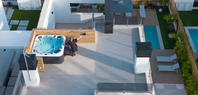 3 camera da letto Villa in vendita in El Chaparral - La Siesta - La Torreta, Torrevieja con piscina - 639.000 € (Rif: 9793483)