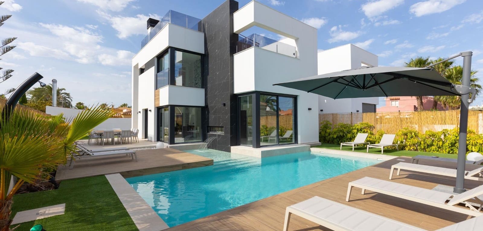 3 camera da letto Villa in vendita in Torrevieja con piscina - 639.000 € (Rif: 9793483)