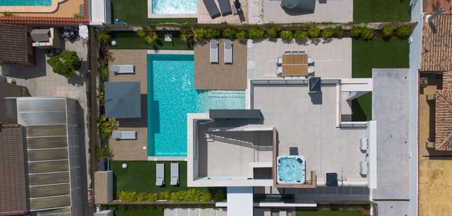 3 camera da letto Villa in vendita in El Chaparral - La Siesta - La Torreta, Torrevieja con piscina - 639.000 € (Rif: 9793483)