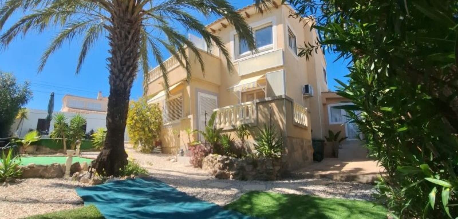 3 soveværelse Villa til salg i Orihuela Costa med swimmingpool - € 369.995 (Ref: 9793484)