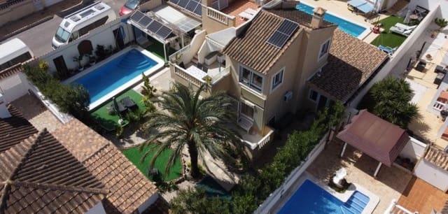 3 soveværelse Villa til salg i Las Filipinas med swimmingpool - € 369.995 (Ref: 9793484)