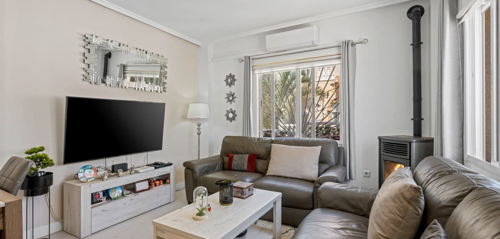 3 makuuhuone Huvila myytävänä paikassa Ciudad Quesada mukana uima-altaan - 239 000 € (Ref: 9793485)