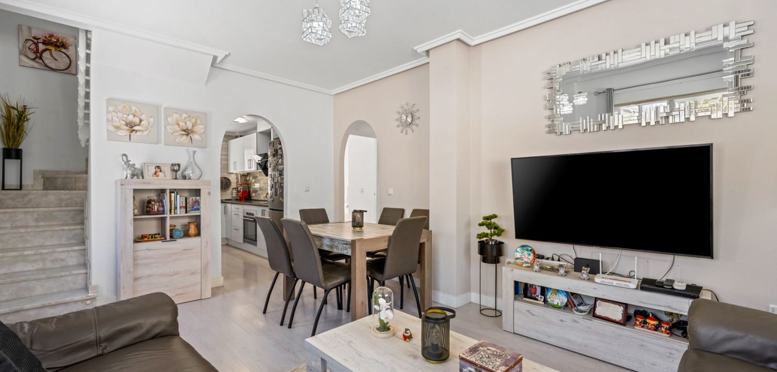 3 makuuhuone Huvila myytävänä paikassa Ciudad Quesada mukana uima-altaan - 239 000 € (Ref: 9793485)