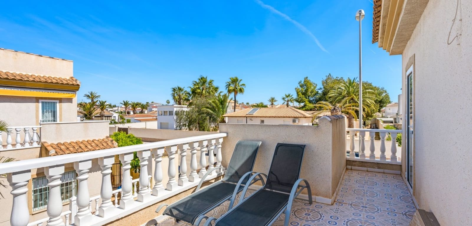 3 makuuhuone Huvila myytävänä paikassa Ciudad Quesada mukana uima-altaan - 239 000 € (Ref: 9793485)