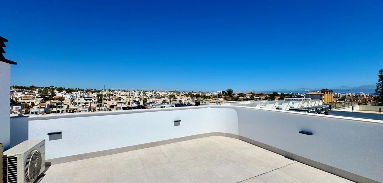 3 makuuhuone Huvila myytävänä paikassa Orihuela Costa mukana uima-altaan - 400 000 € (Ref: 9793487)