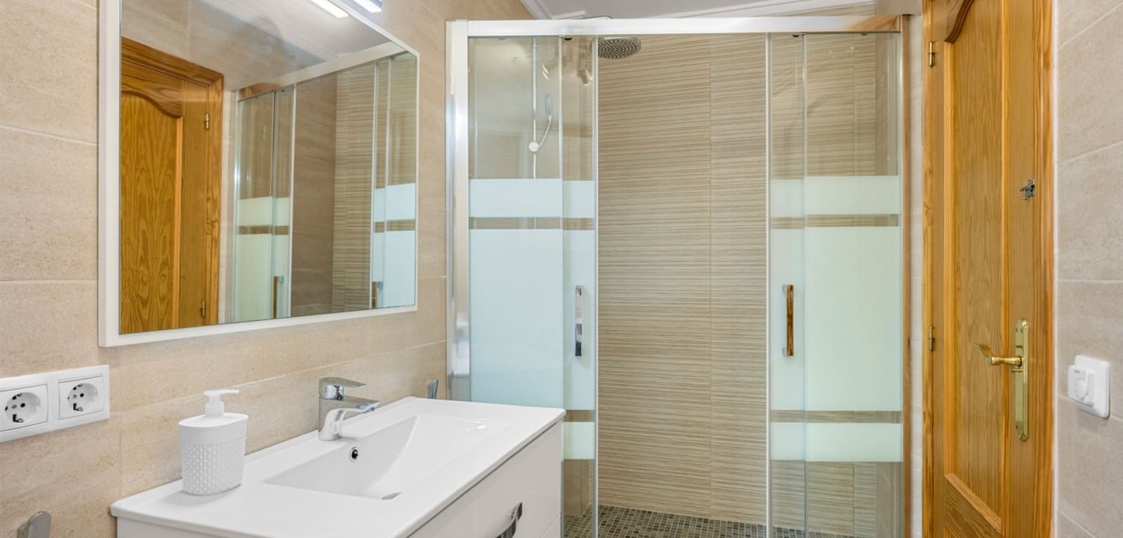 3 bedroom Villa for sale in Ciudad Quesada - € 495,000 (Ref: 9797467)