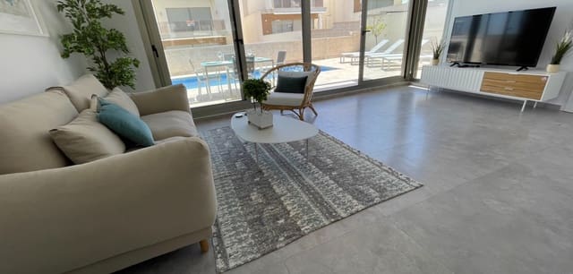 3 soverom Villa til salgs i Villamartin, Orihuela med svømmebasseng - € 525 000 (Ref: 9800738)