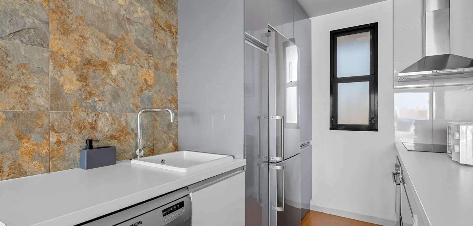 2 bedroom Apartment for sale in La Zenia with pool - € 249,900 (Ref: 9808576)