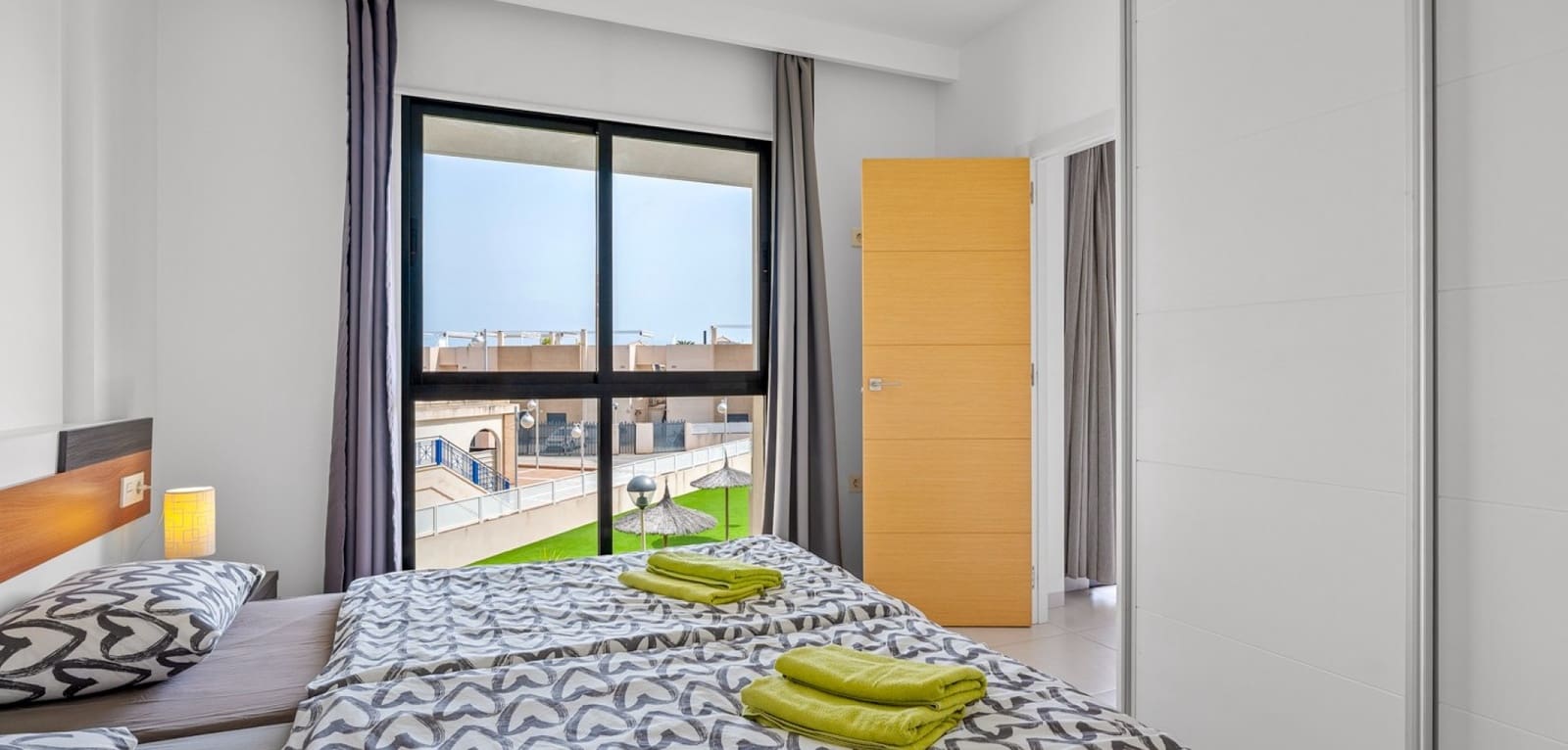 2 bedroom Apartment for sale in La Zenia with pool - € 249,900 (Ref: 9808576)