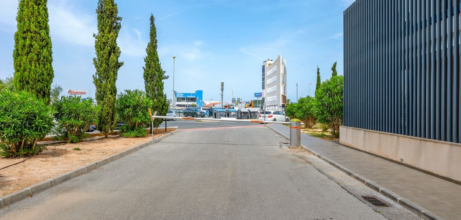 2 bedroom Apartment for sale in La Zenia with pool - € 249,900 (Ref: 9808576)