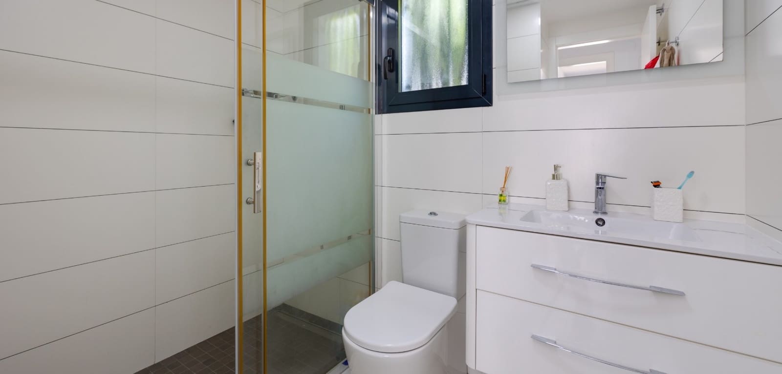 3 Zimmer Villa zu verkaufen in Cabo Roig mit Pool - 420.000 € (Ref: 9813452)
