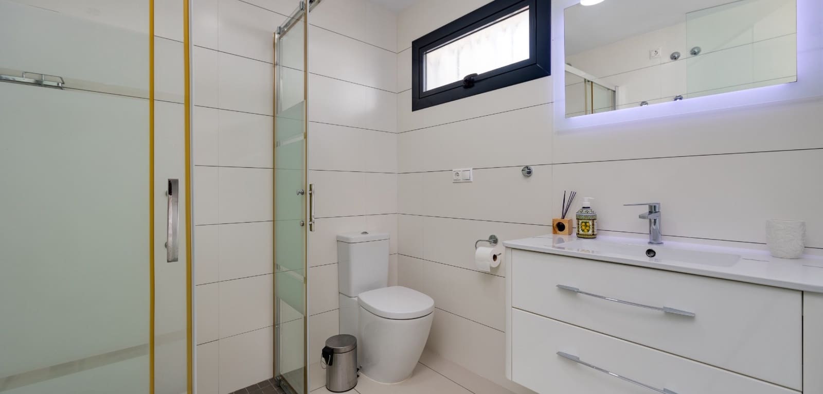 3 Zimmer Villa zu verkaufen in Cabo Roig mit Pool - 420.000 € (Ref: 9813452)