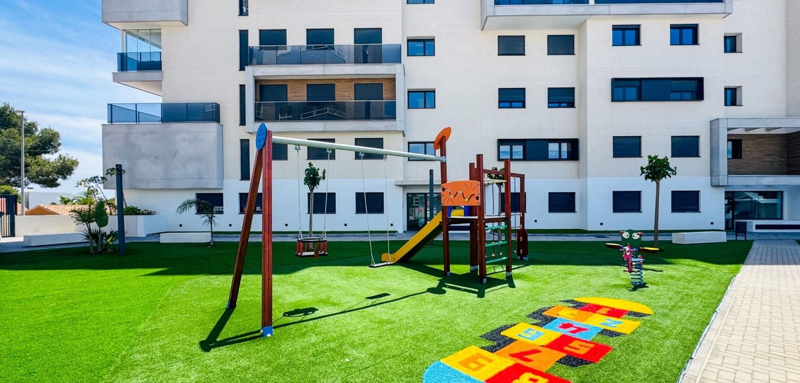 3 bedroom Apartment for sale in Dehesa de Campoamor with pool - € 349,000 (Ref: 9814619)