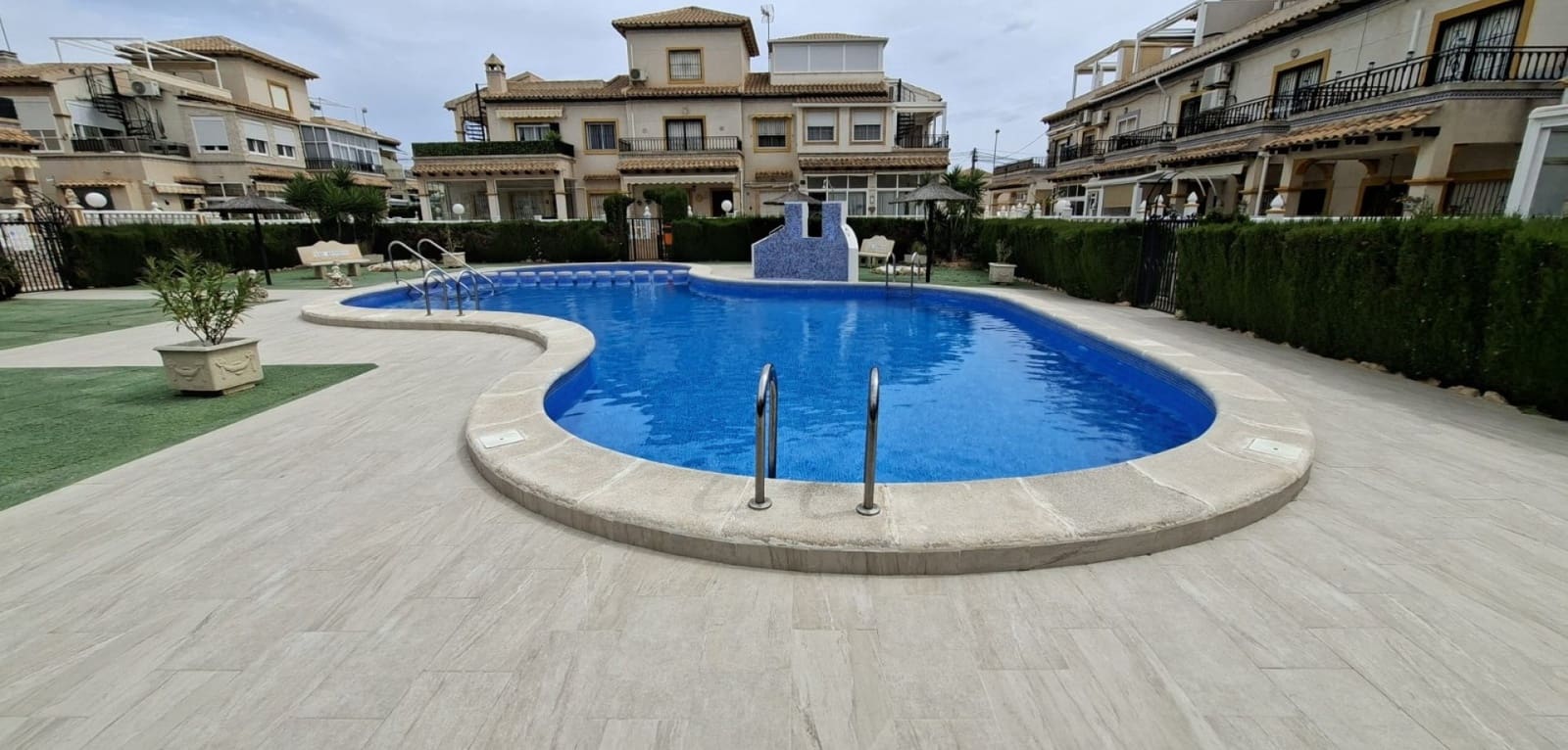 2 soverom Leilighet til salgs i Playa Flamenca med svømmebasseng - € 179 000 (Ref: 9814621)