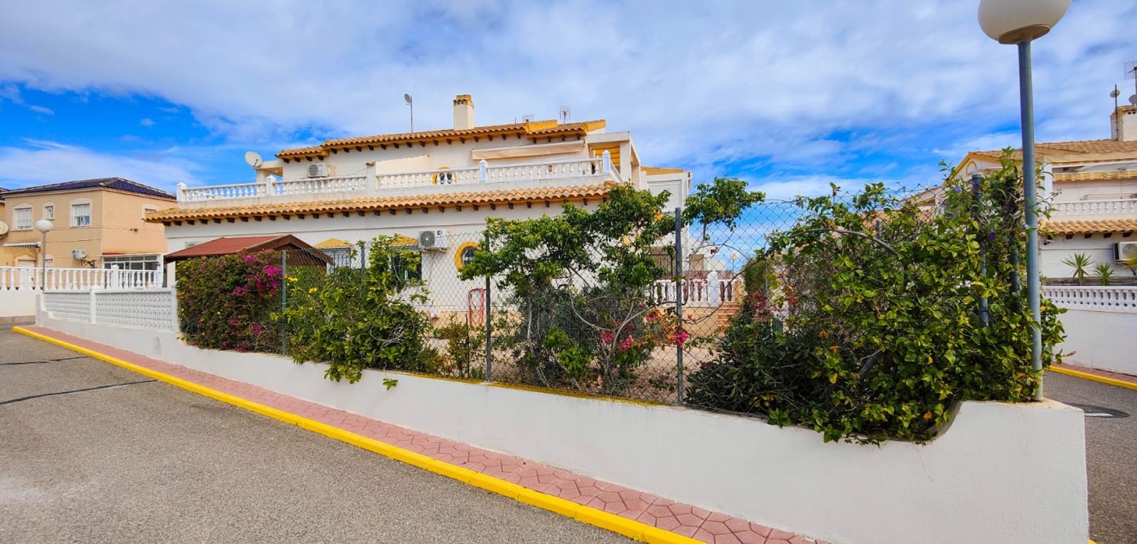 3 chambre Maison de Ville à vendre à La Florida avec piscine - 235 000 € (Ref: 9814623)