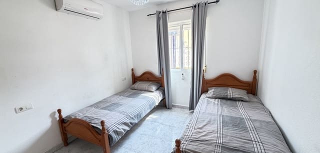 4 Zimmer Villa zu verkaufen in Villamartin, Orihuela mit Pool - 385.000 € (Ref: 9816187)