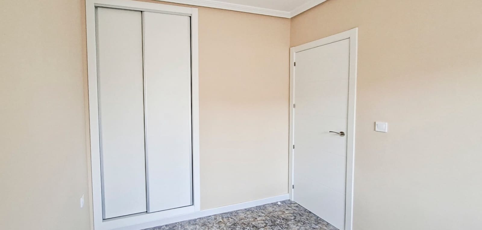 2 soveværelse Bungalow til salg i Orihuela Costa med swimmingpool - € 179.000 (Ref: 9820863)