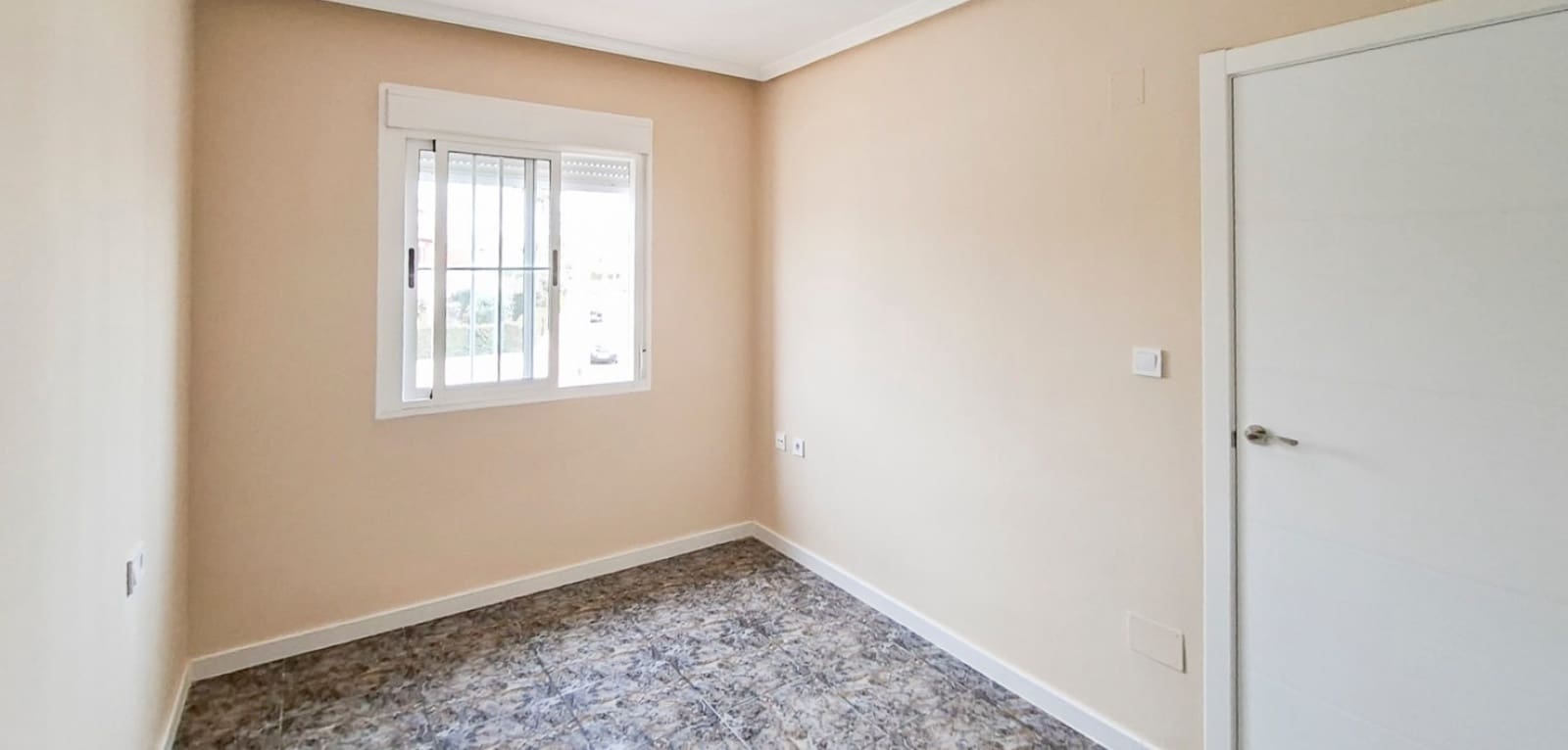 2 soveværelse Bungalow til salg i Orihuela Costa med swimmingpool - € 179.000 (Ref: 9820863)
