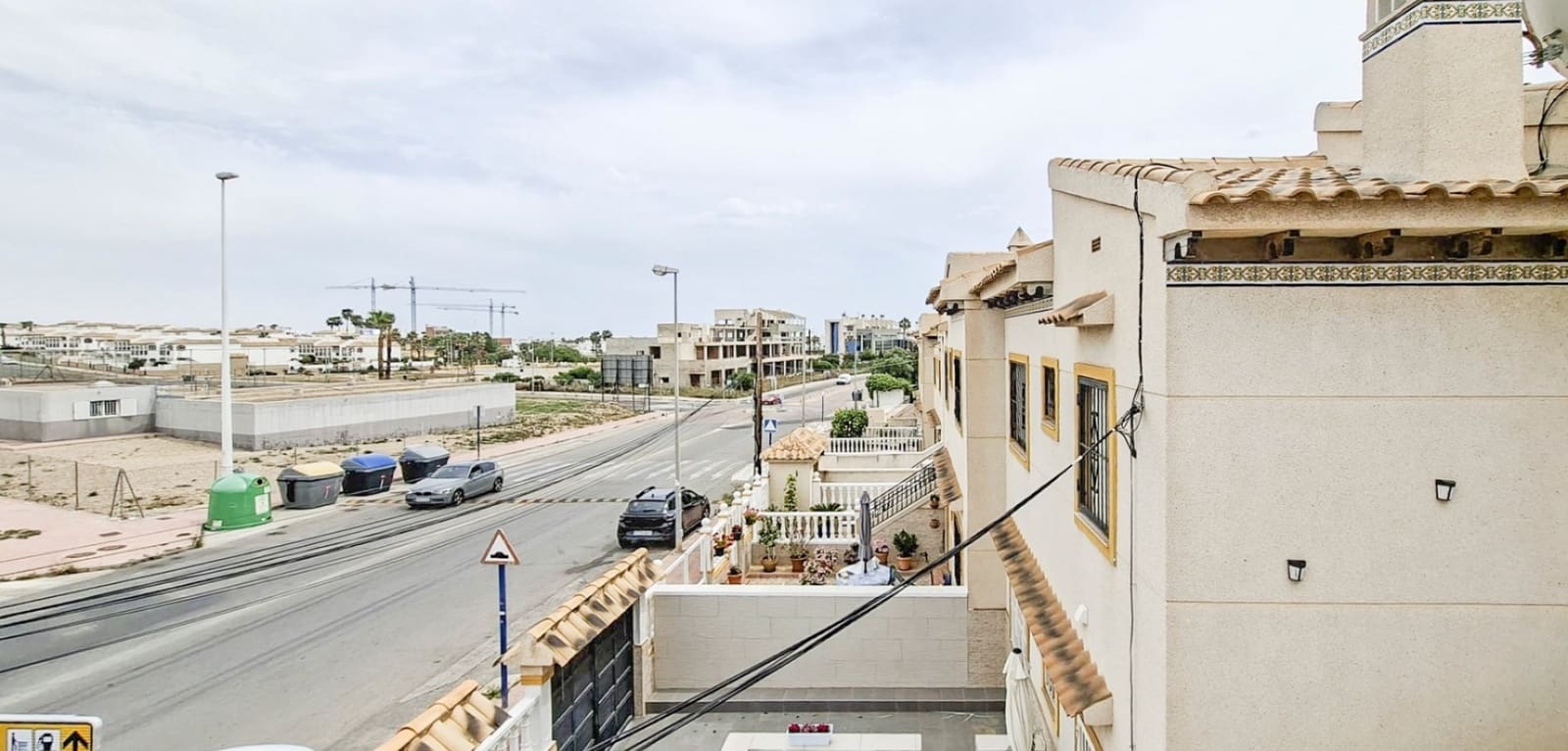 2 soveværelse Bungalow til salg i Orihuela Costa med swimmingpool - € 179.000 (Ref: 9820863)