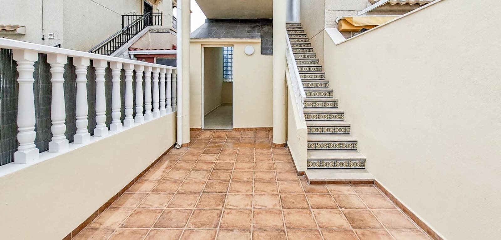2 soveværelse Bungalow til salg i Orihuela Costa med swimmingpool - € 179.000 (Ref: 9820863)