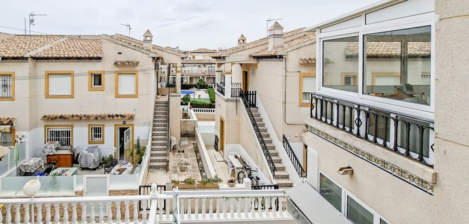 2 soveværelse Bungalow til salg i Orihuela Costa med swimmingpool - € 179.000 (Ref: 9820863)