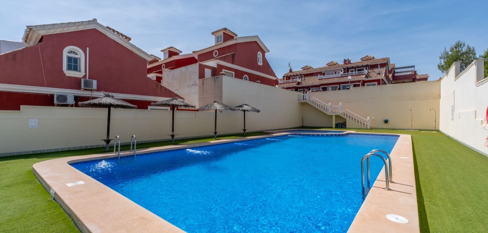 3 bedroom Villa for sale in Villamartin with pool - € 269,000 (Ref: 9830287)