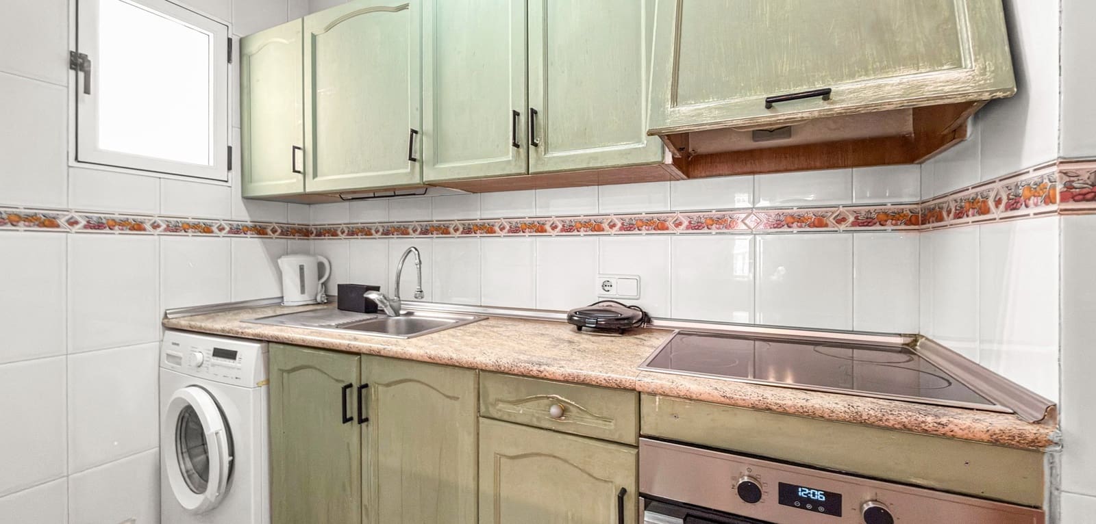 2 makuuhuone Huoneisto myytävänä paikassa Torrevieja mukana uima-altaan - 129 900 € (Ref: 9834045)