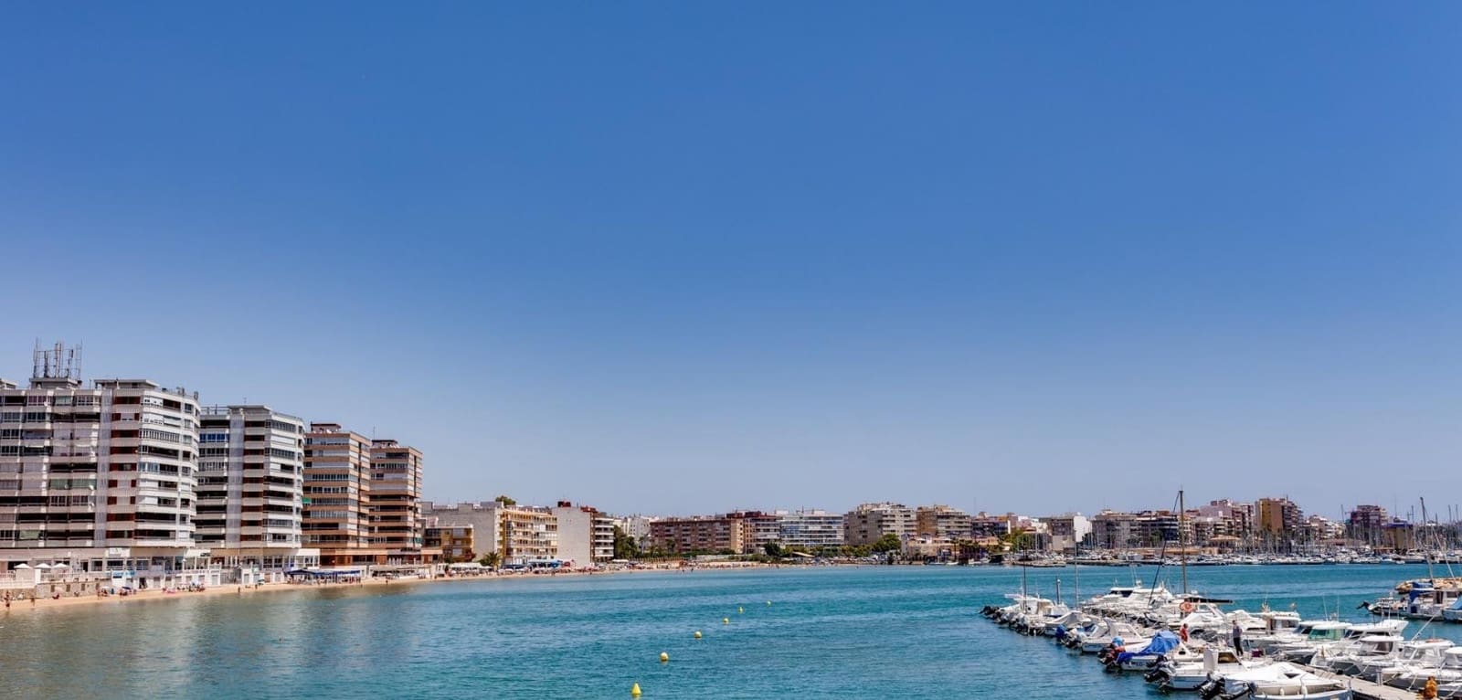2 makuuhuone Huoneisto myytävänä paikassa Torrevieja mukana uima-altaan - 129 900 € (Ref: 9834045)